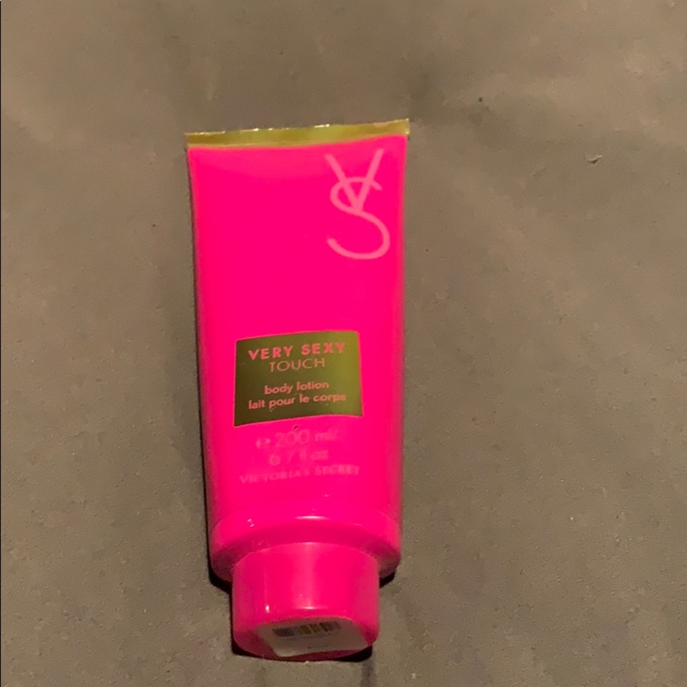 Victoria secret very sexy touch lotion new